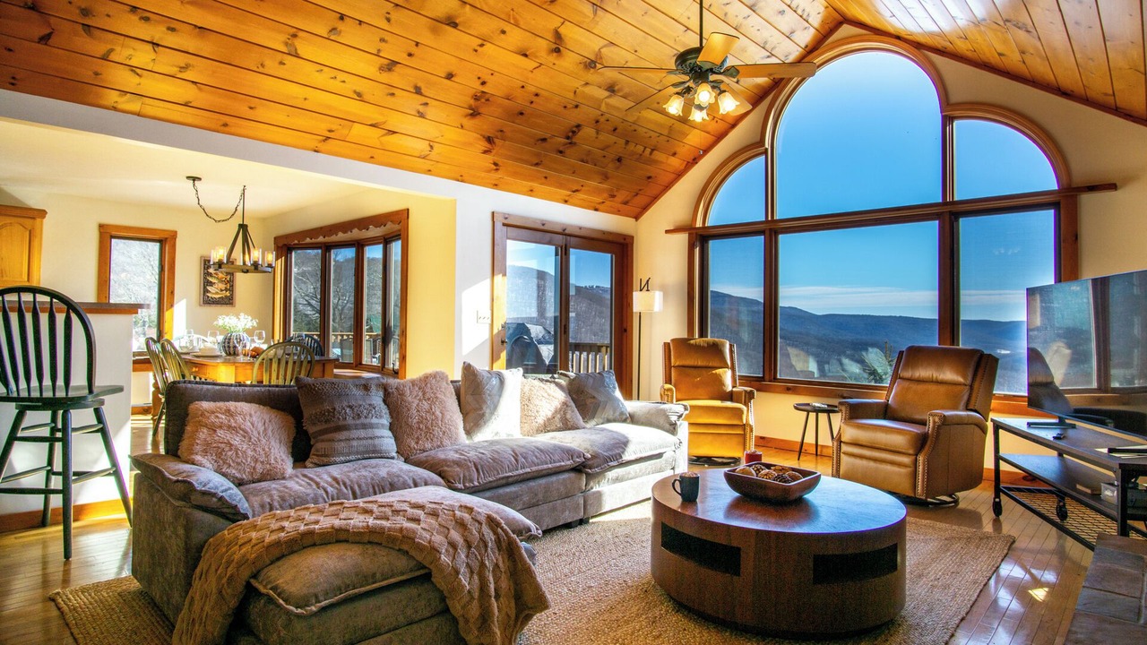 Photo of Bedroom in Mountain Base