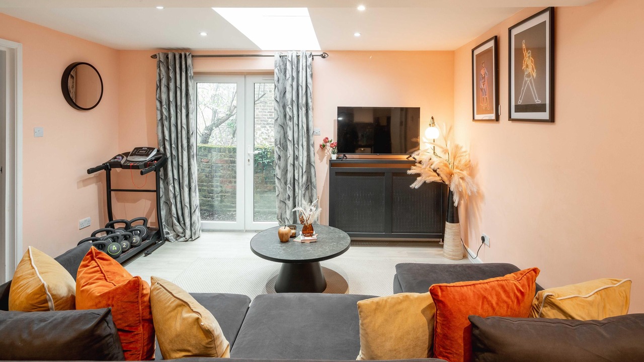 Photo of Livingroom in Fortune Green