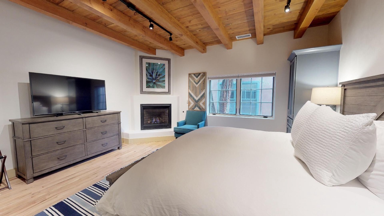 Photo of Livingroom in Historic Eastside