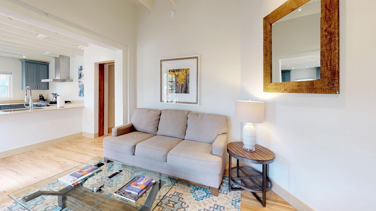 Photo of Livingroom in Historic Eastside
