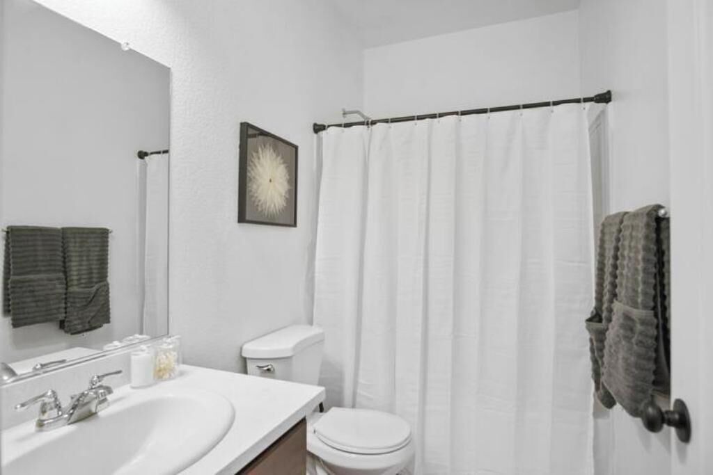 Photo of Bathroom in Natomas Creek