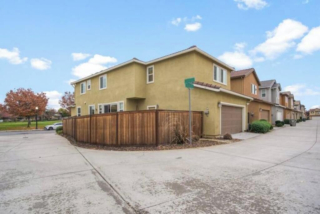 Photo of Outdoor in Natomas Creek
