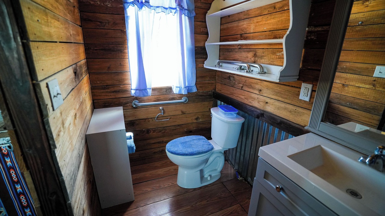 Photo of Bathroom in Plantersville