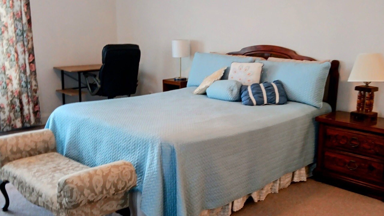 Photo of Bedroom in Esom Hill