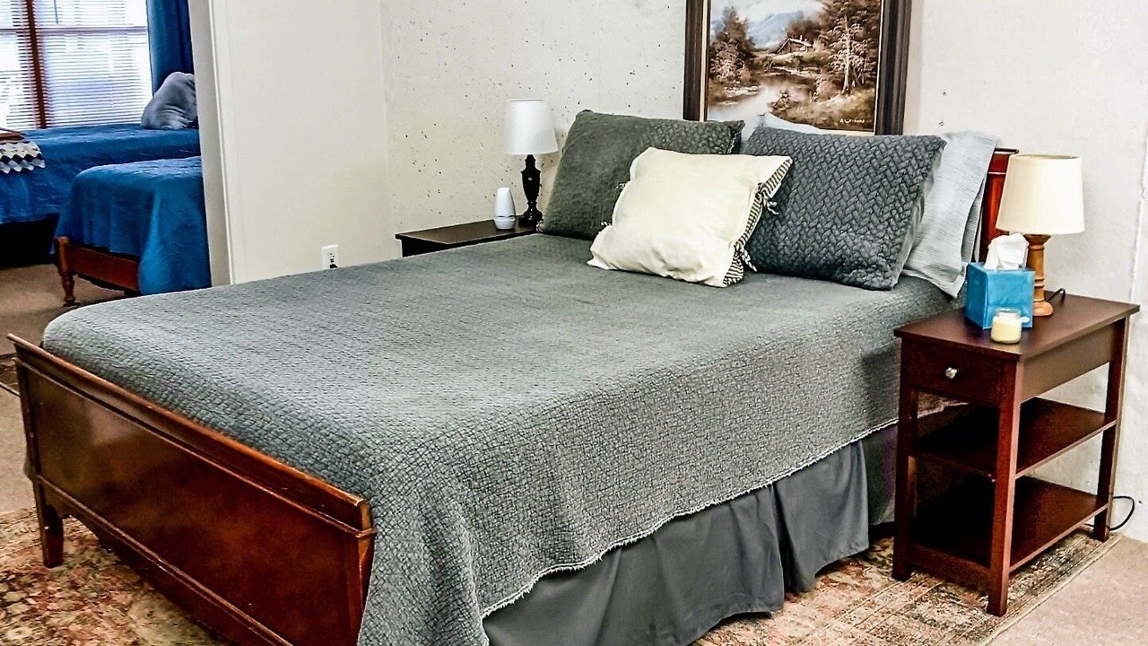 Photo of Bedroom in Esom Hill