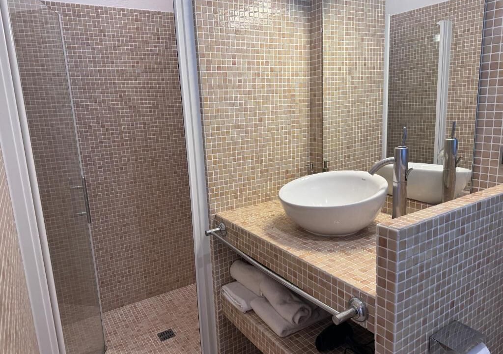 Photo of Bathroom in Thuir