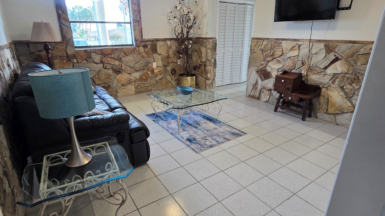 Photo of Livingroom in Old Homosassa