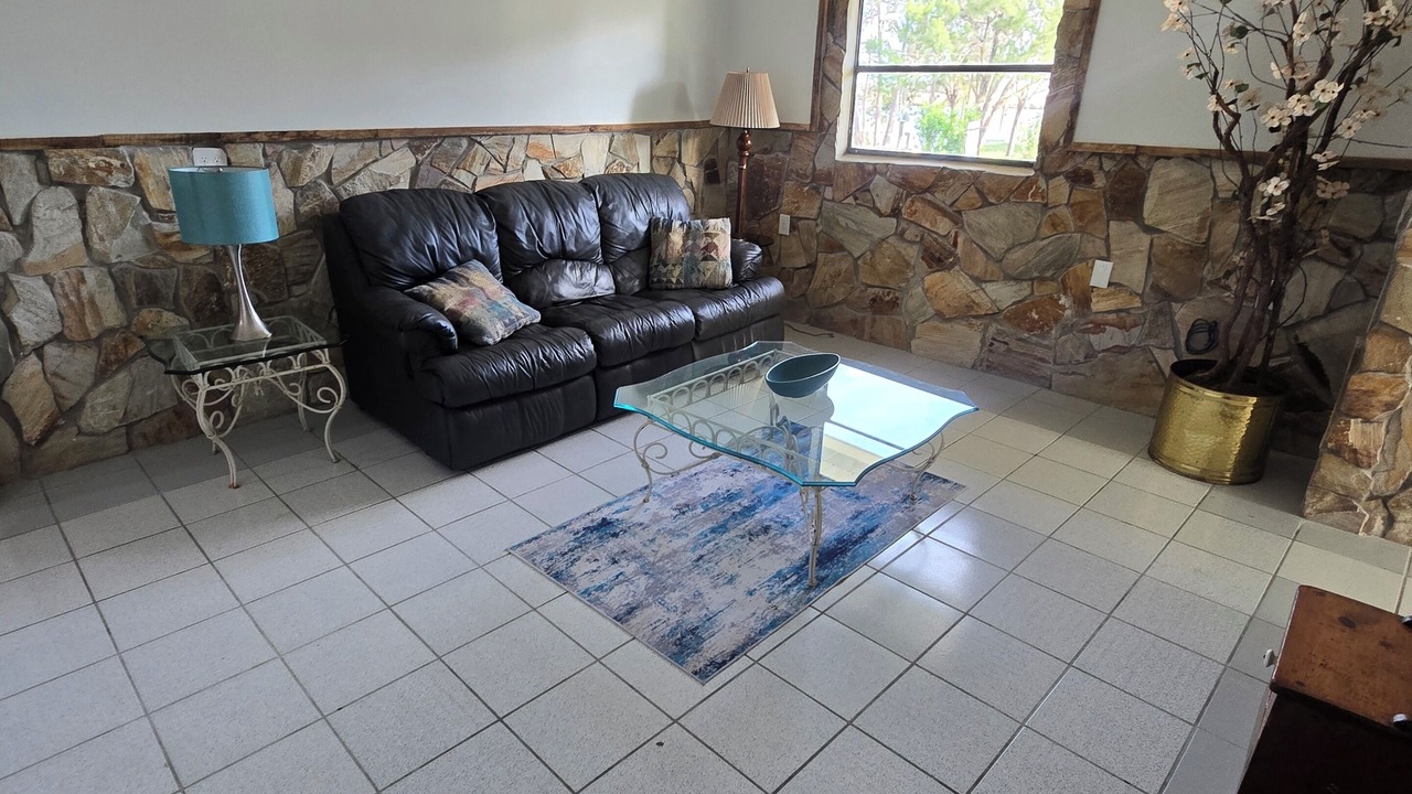 Photo of Livingroom in Old Homosassa