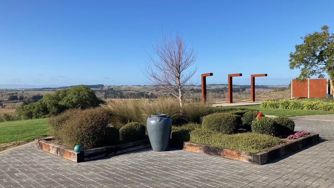 Photo of Outdoor in Bulls