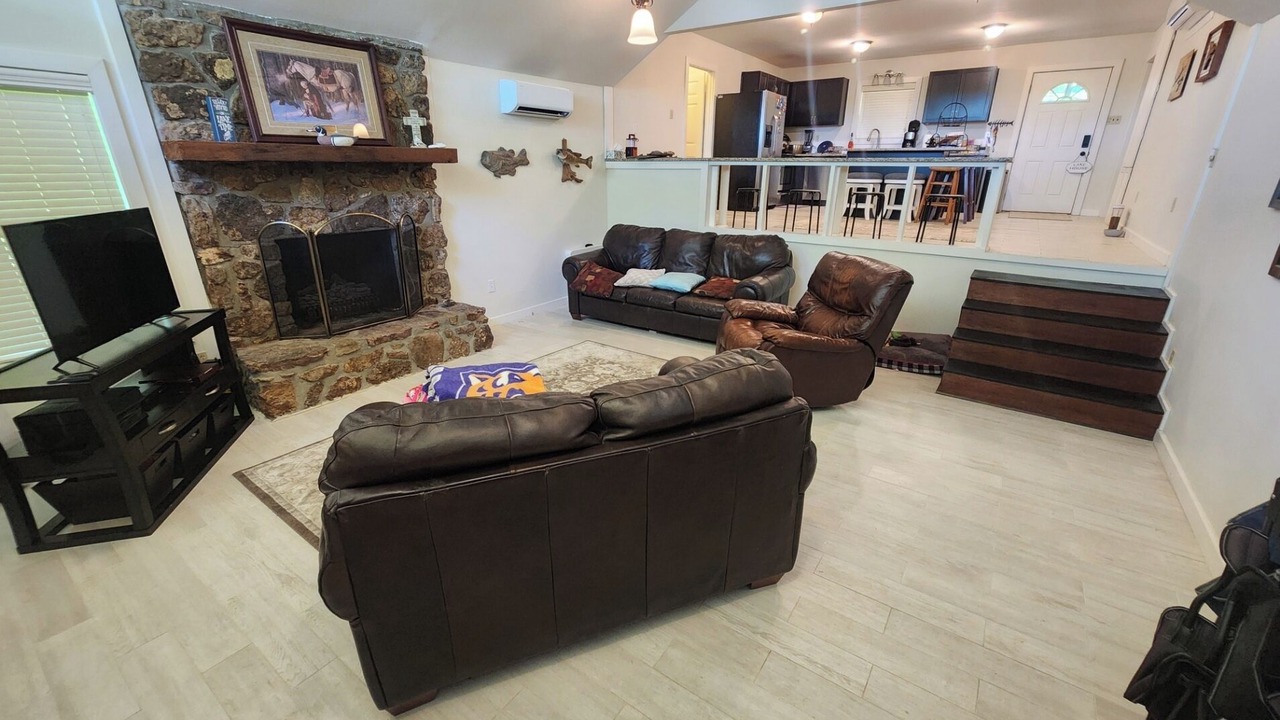 Photo of Livingroom in Greers Ferry