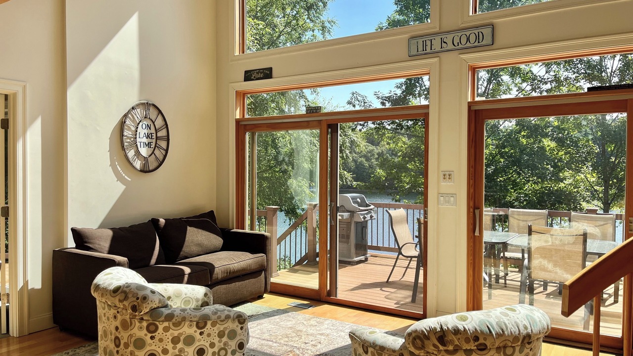 Photo of Livingroom in Sturbridge