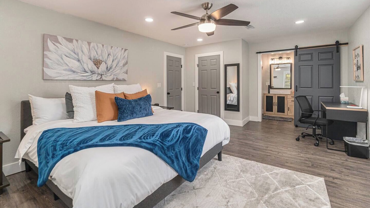 Photo of Bedroom in Grandview