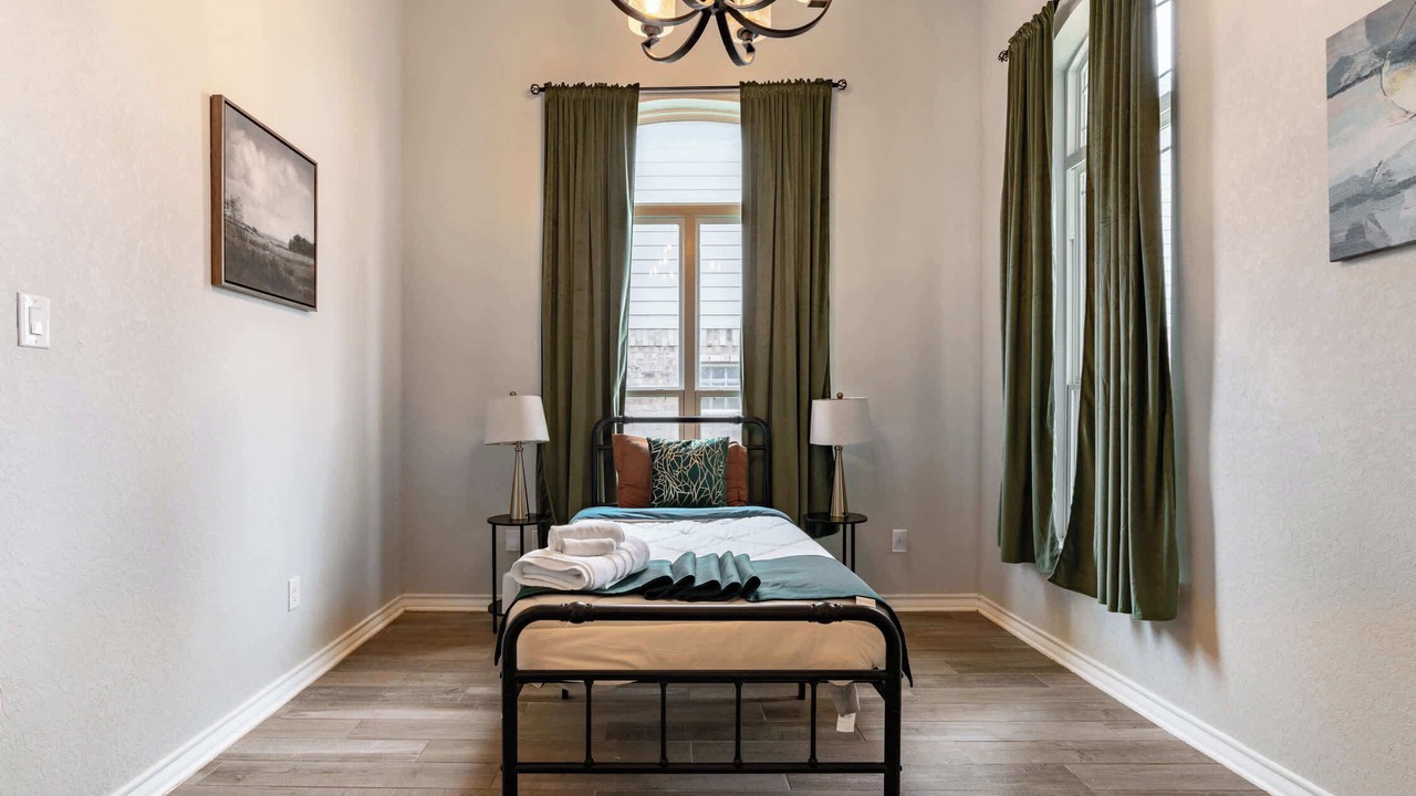 Photo of Bedroom in Medina Valley