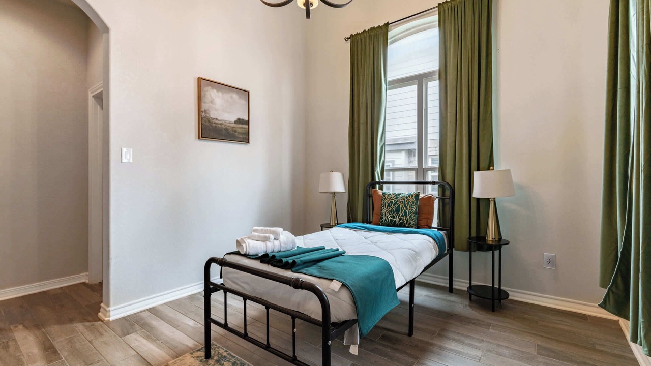 Photo of Bedroom in Medina Valley