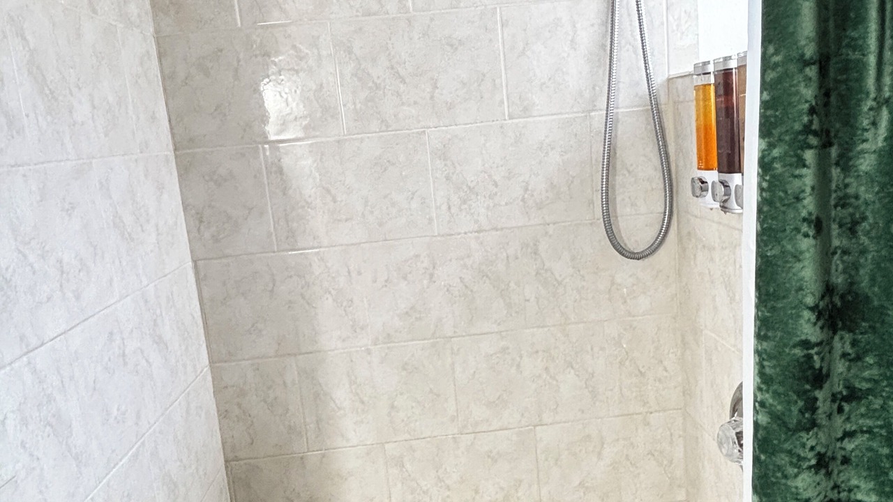 Photo of Bathroom in Teaneck