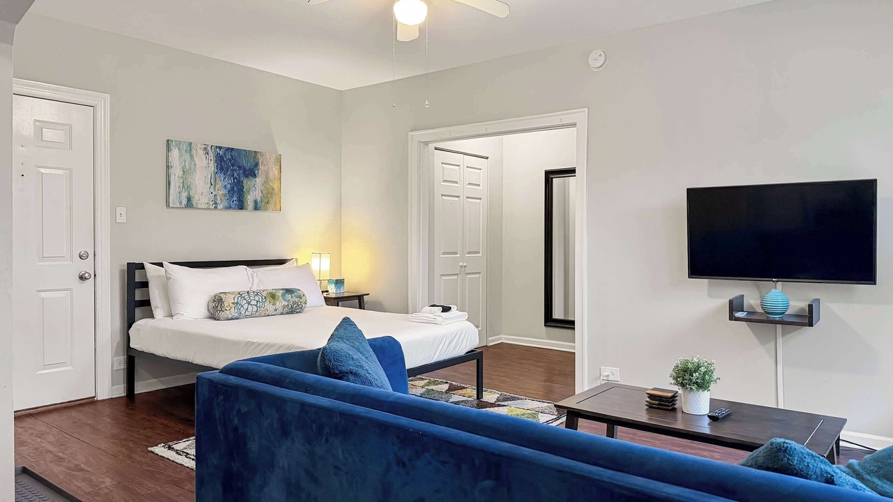 Photo of Bedroom in Rogers Park