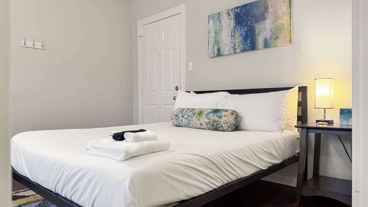 Photo of Bedroom in Rogers Park