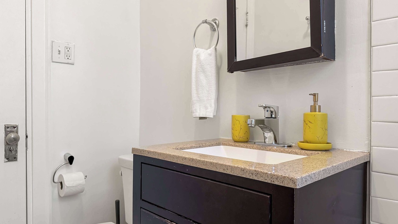 Photo of Bathroom in Rogers Park