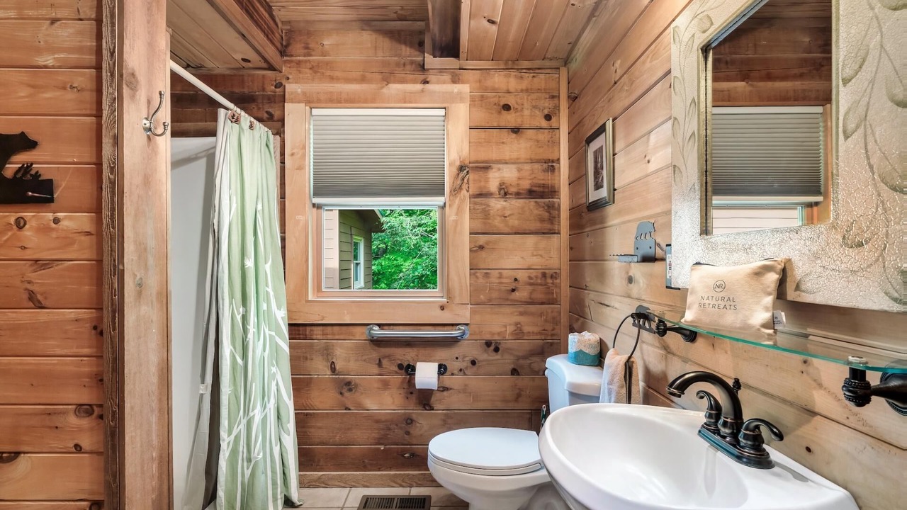 Photo of Bathroom in Cosby