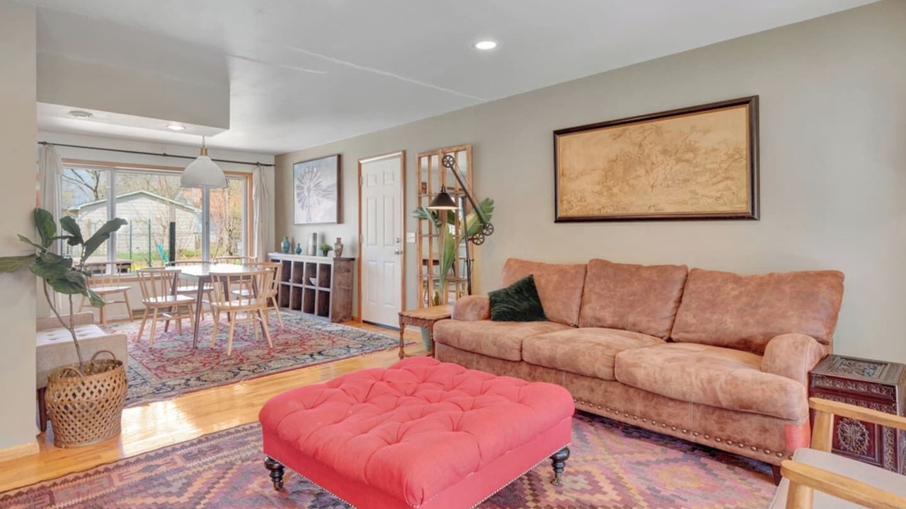 Photo of Livingroom in Urbana
