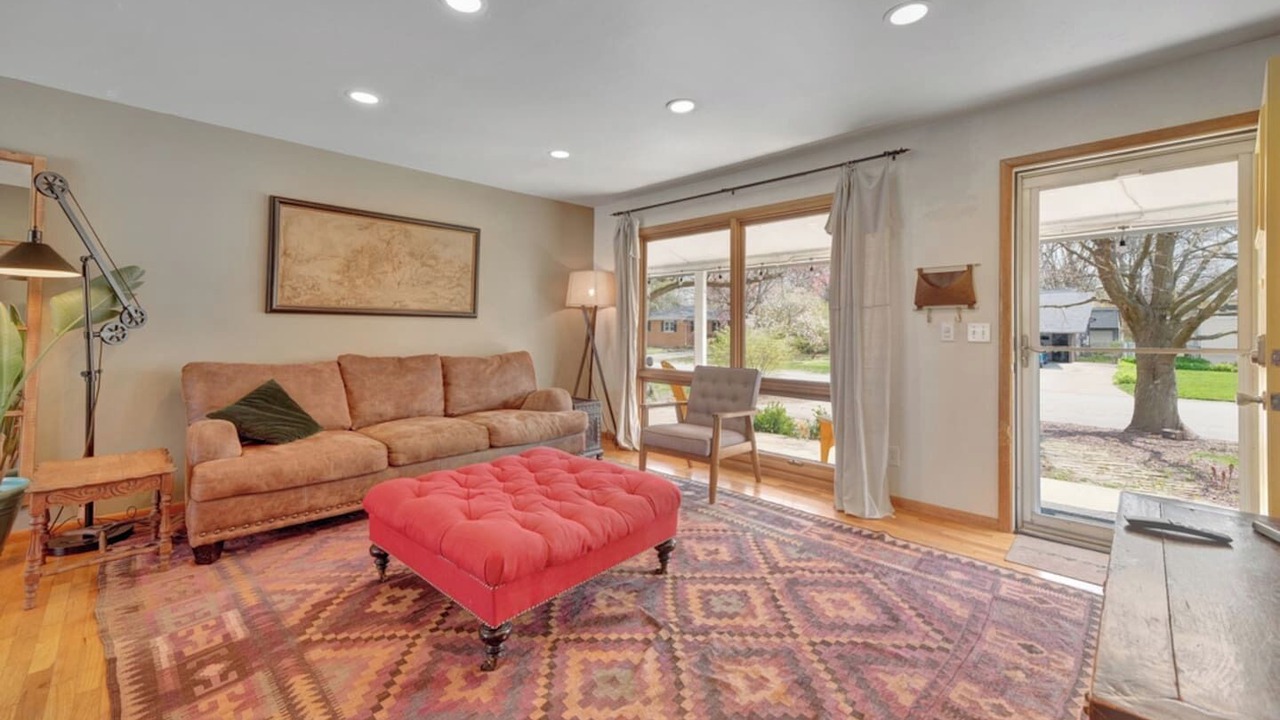 Photo of Livingroom in Urbana