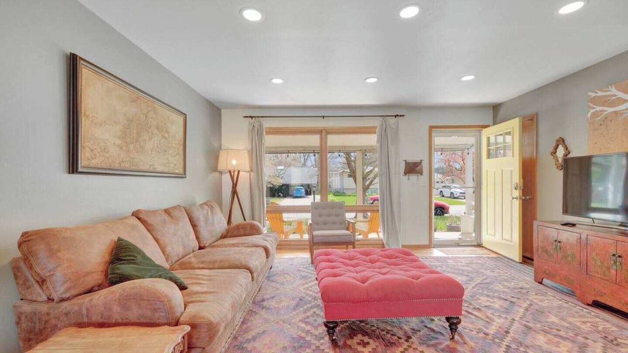 Photo of Livingroom in Urbana