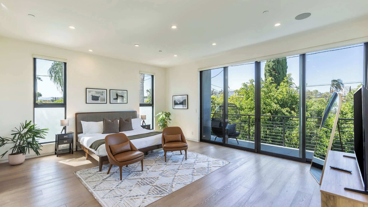 Photo of Bedroom in Carthay Circle