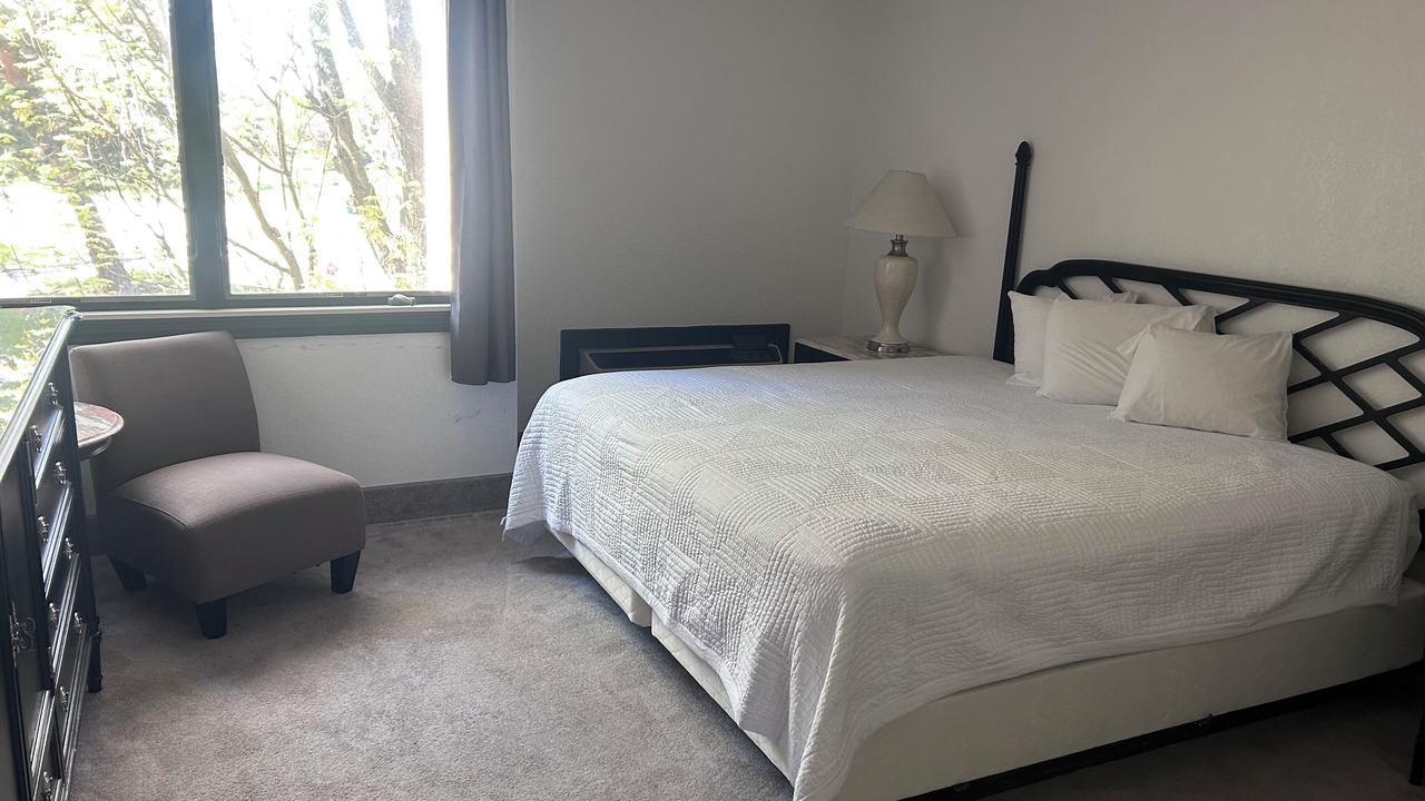 Photo of Bedroom in Bay City