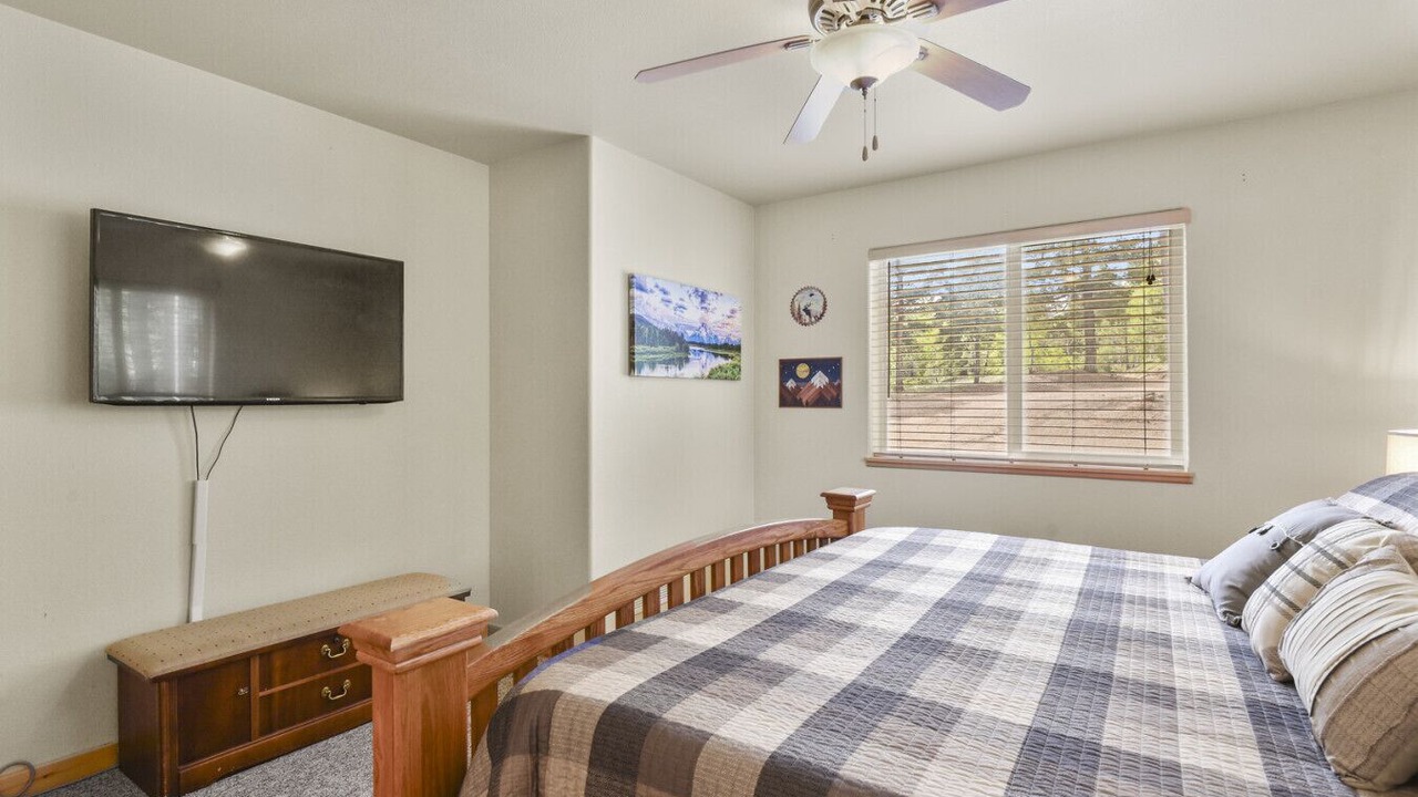 Photo of Bedroom in Divide