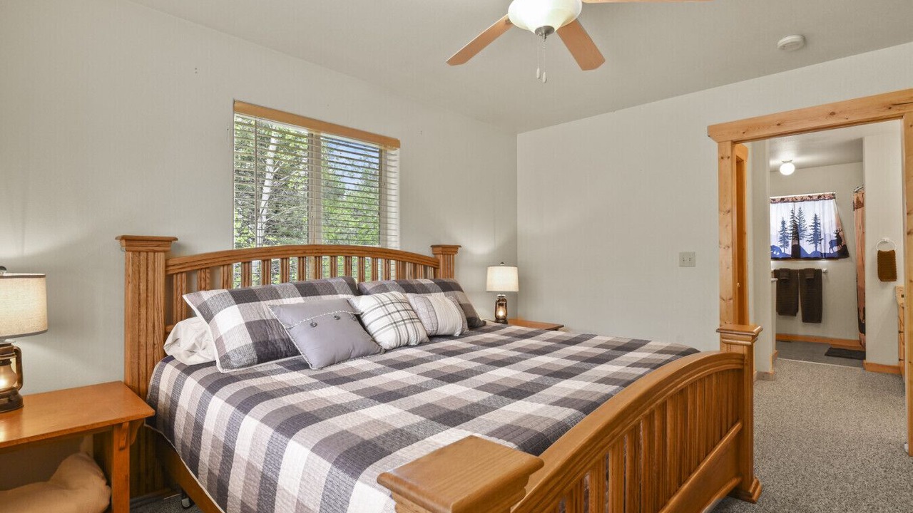 Photo of Bedroom in Divide