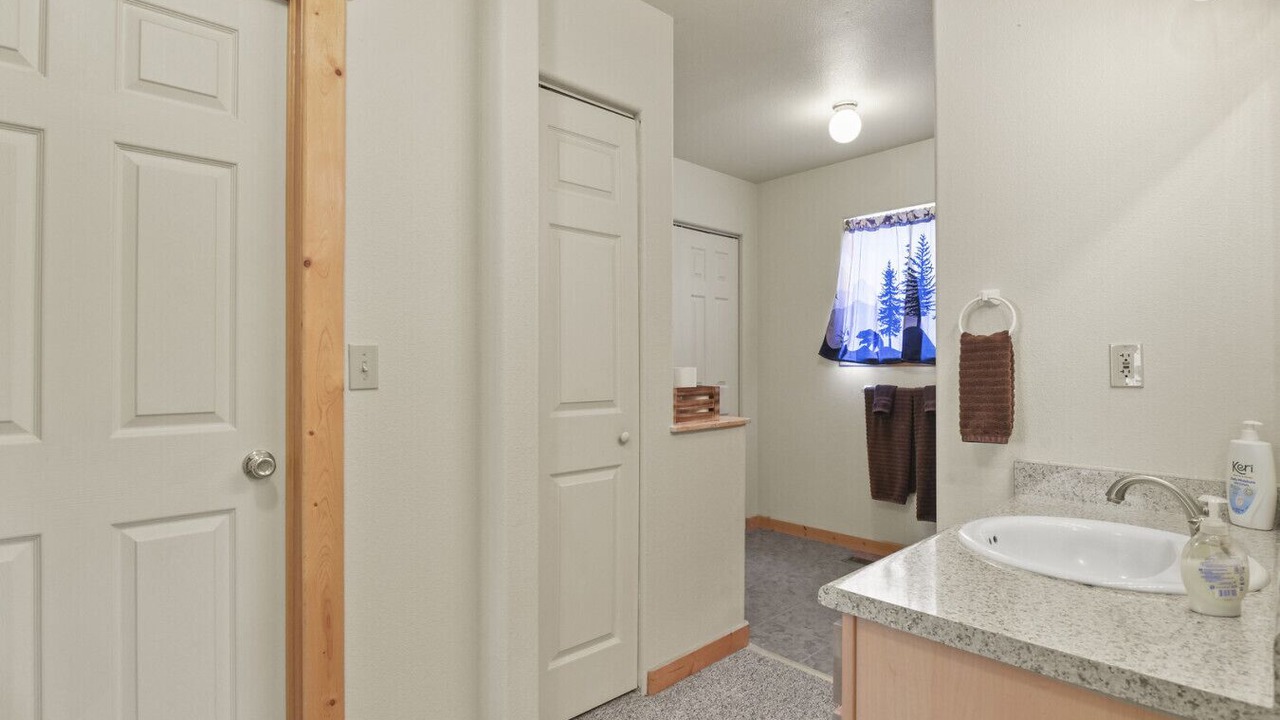 Photo of Bathroom in Divide