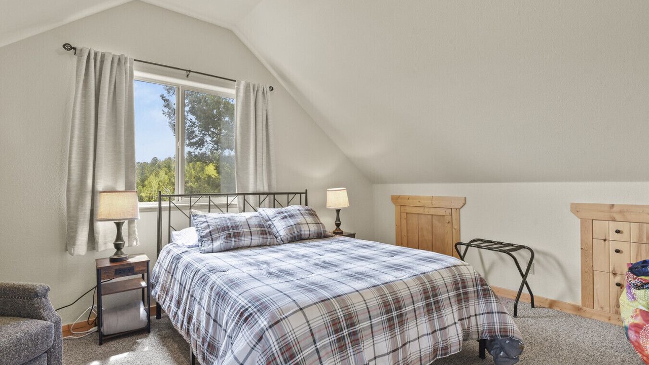 Photo of Bedroom in Divide