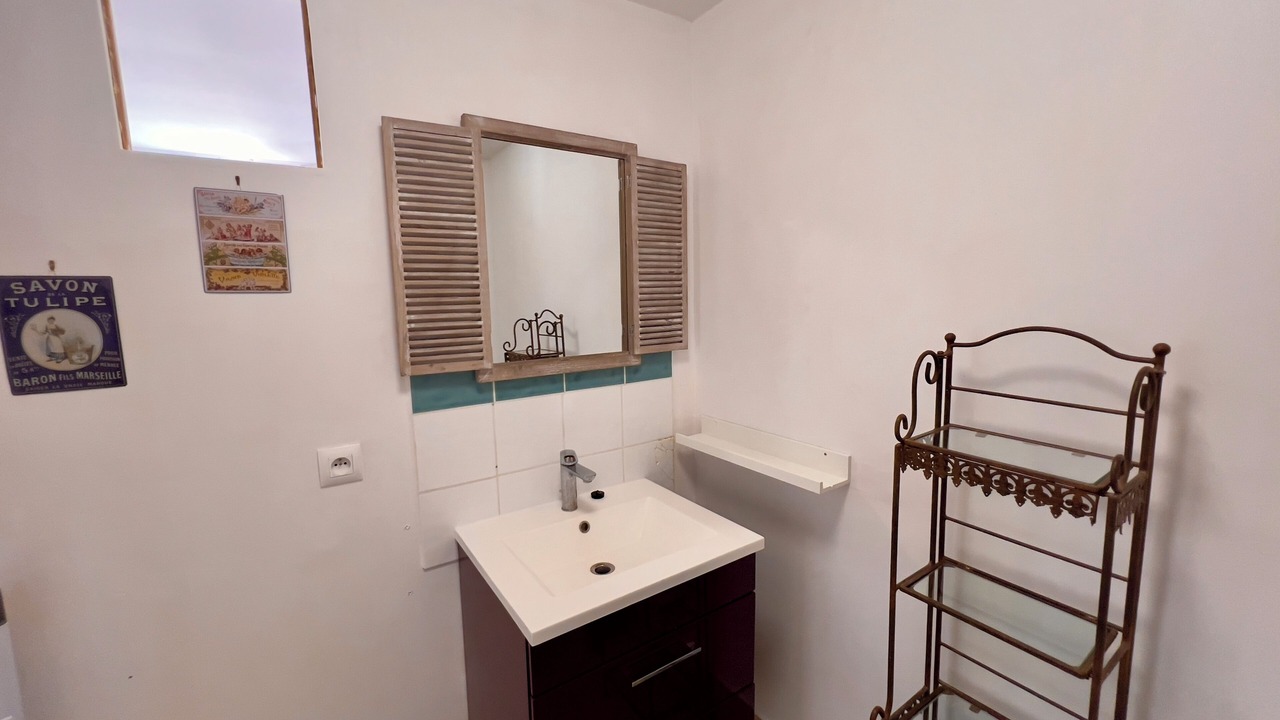 Photo of Bathroom in Lamalou-les-Bains