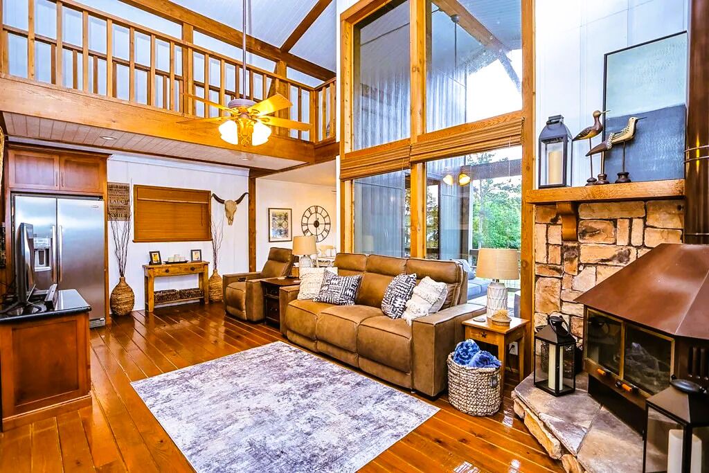 Photo of Livingroom in Jasper