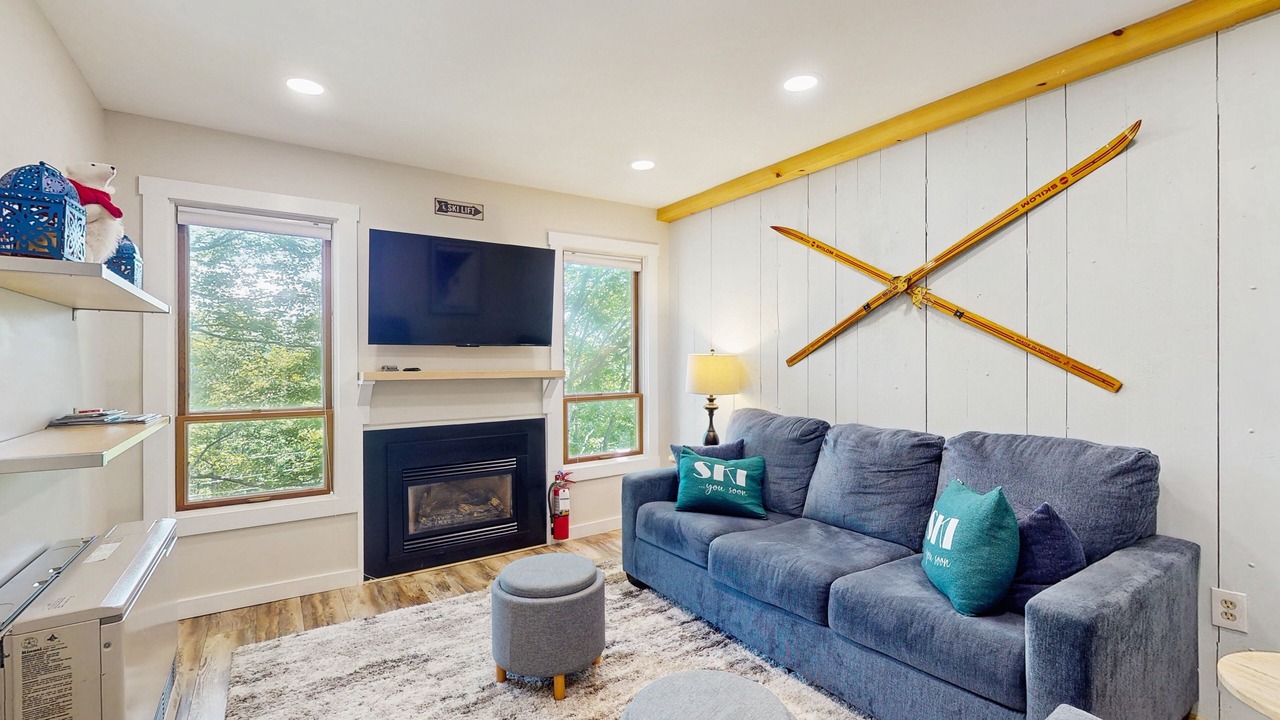 Photo of Livingroom in Warren