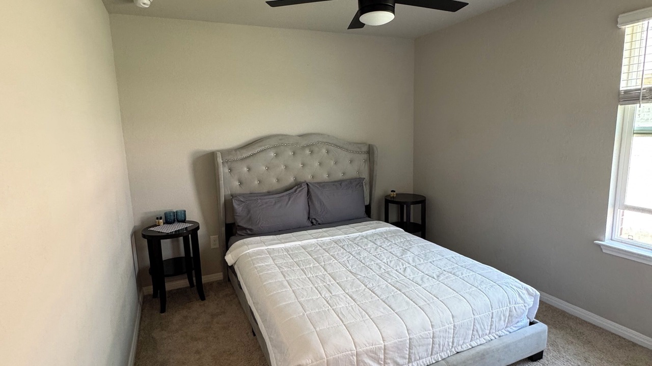 Photo of Bedroom in Manor
