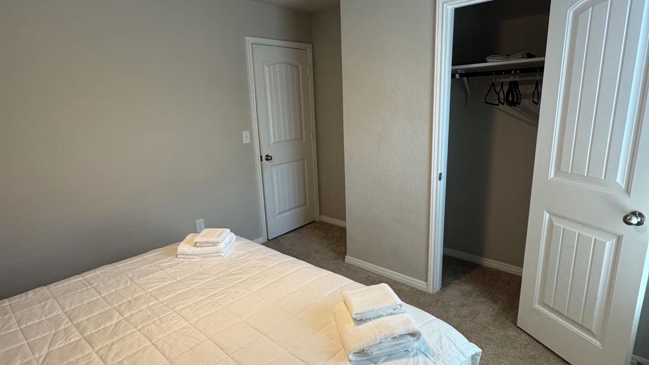 Photo of Bedroom in Manor