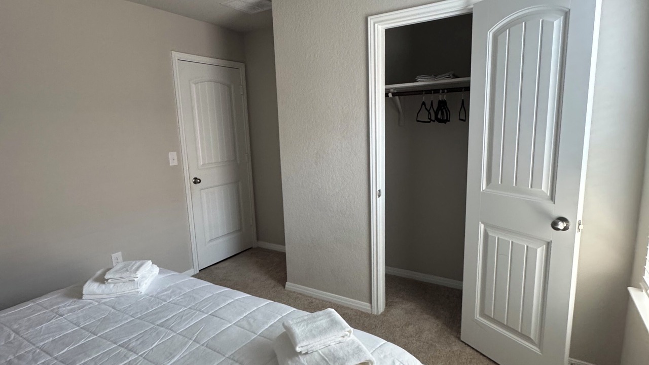Photo of Bedroom in Manor