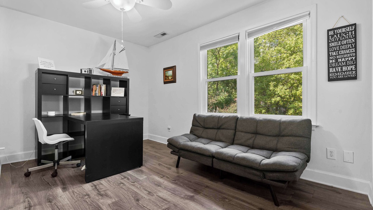 Photo of Livingroom in North Raleigh