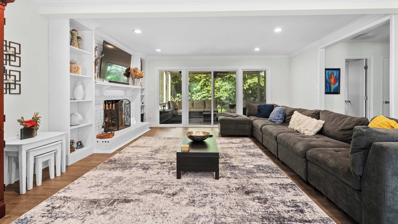 Photo of Livingroom in North Raleigh