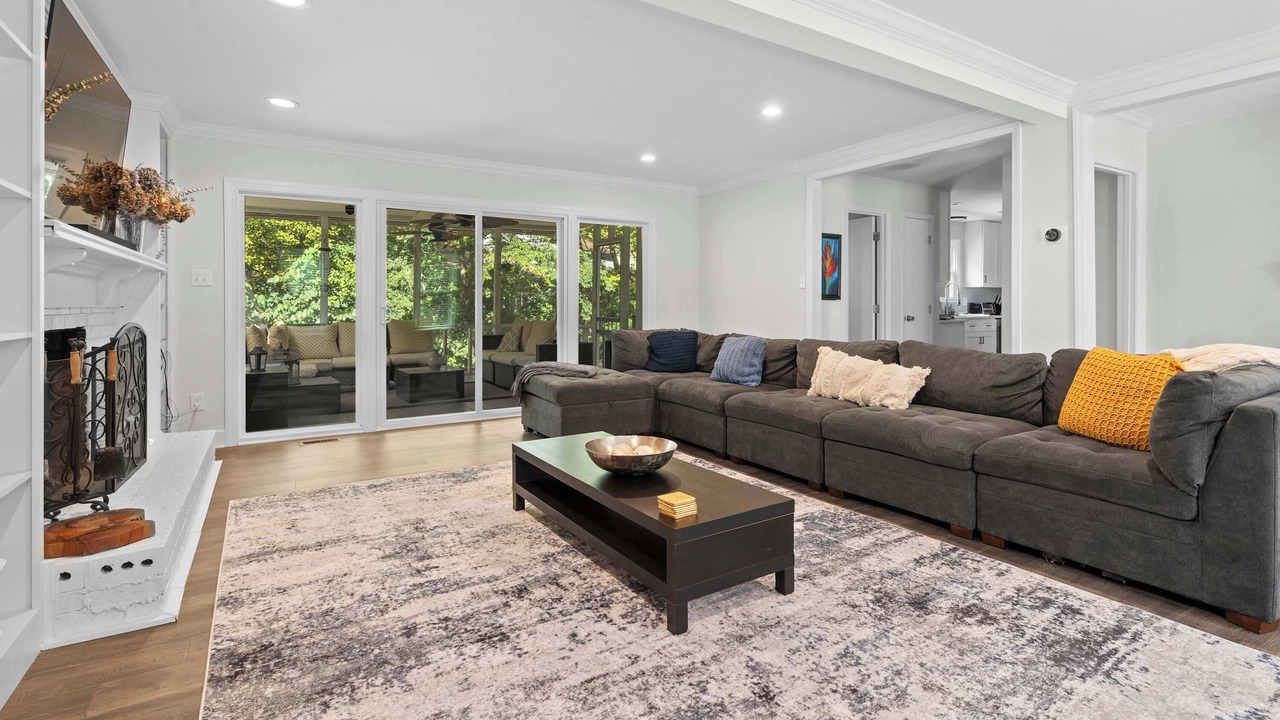 Photo of Livingroom in North Raleigh
