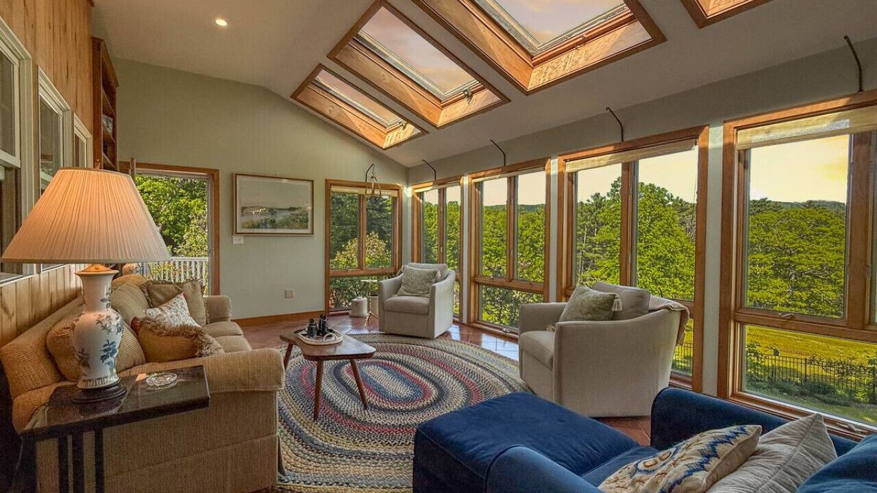 Photo of Livingroom in East Madison