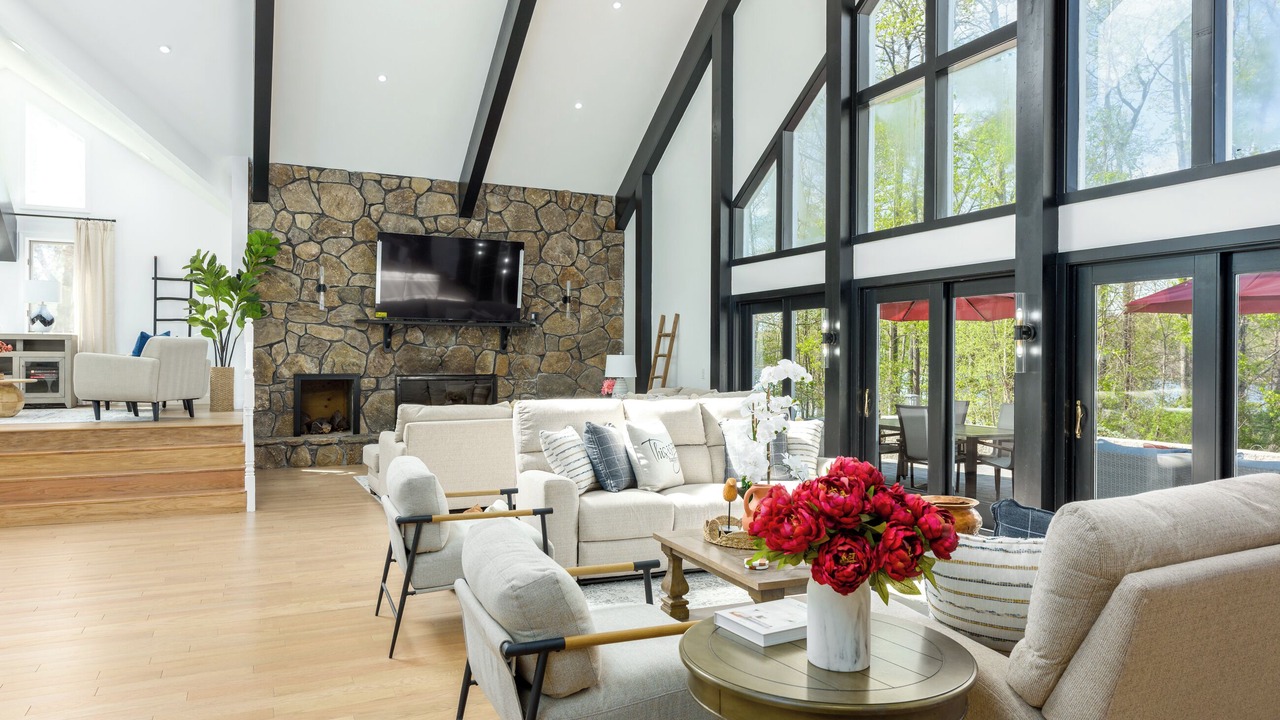 Photo of Livingroom in Coventry Lake