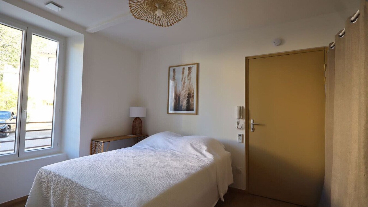 Photo of Bedroom in Camaret-sur-Aigues