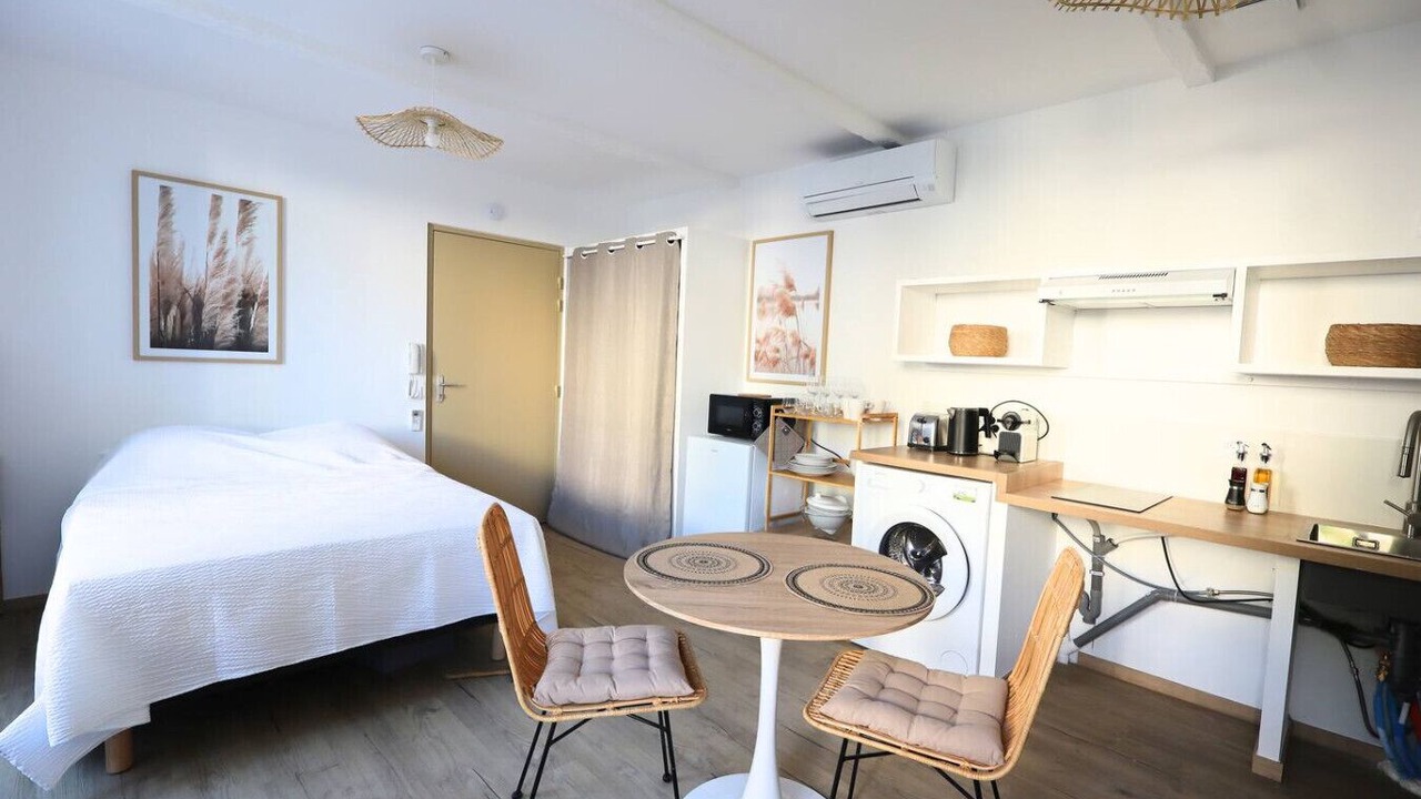 Photo of Bedroom in Camaret-sur-Aigues