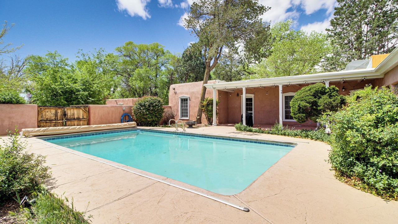 Photo of Outdoor in Near North Valley