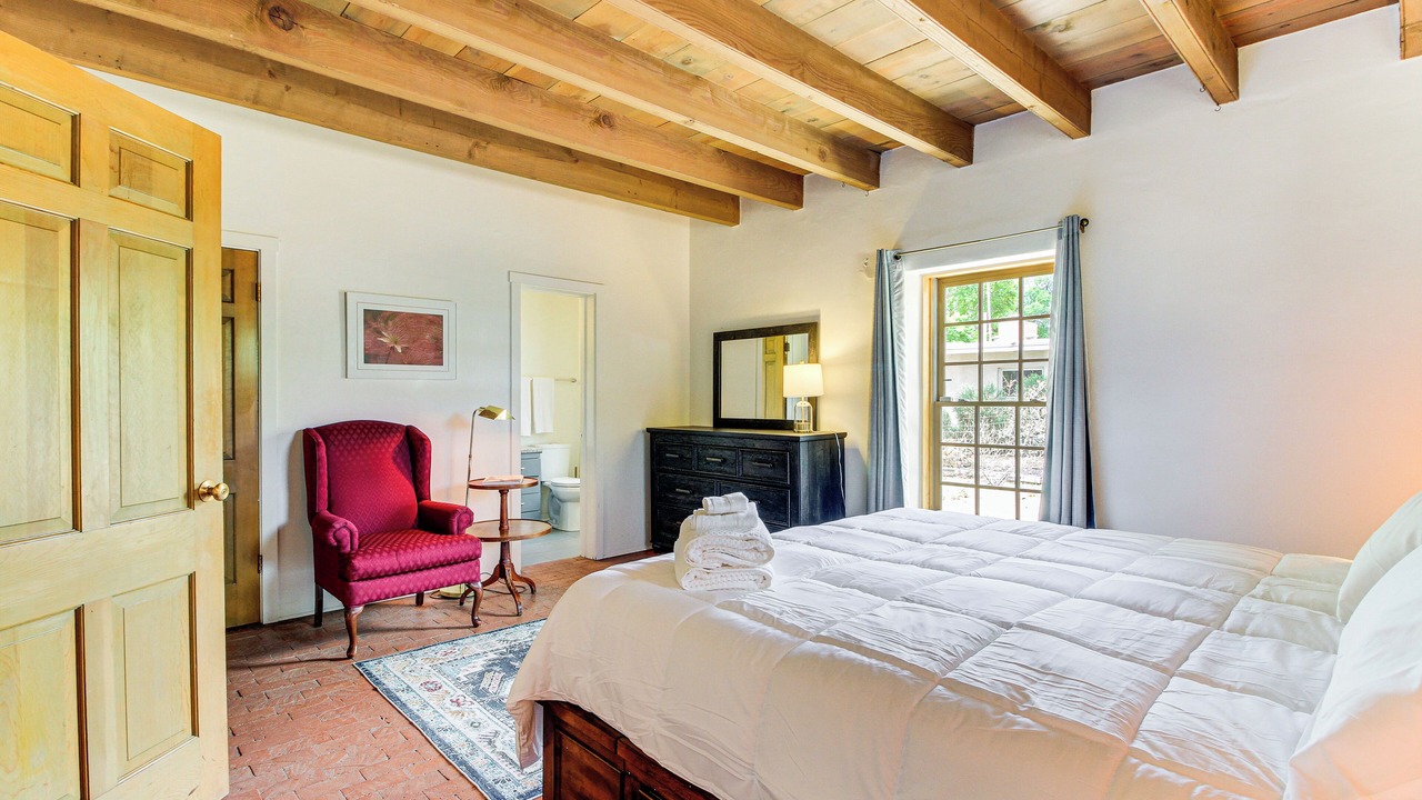Photo of Bedroom in Near North Valley