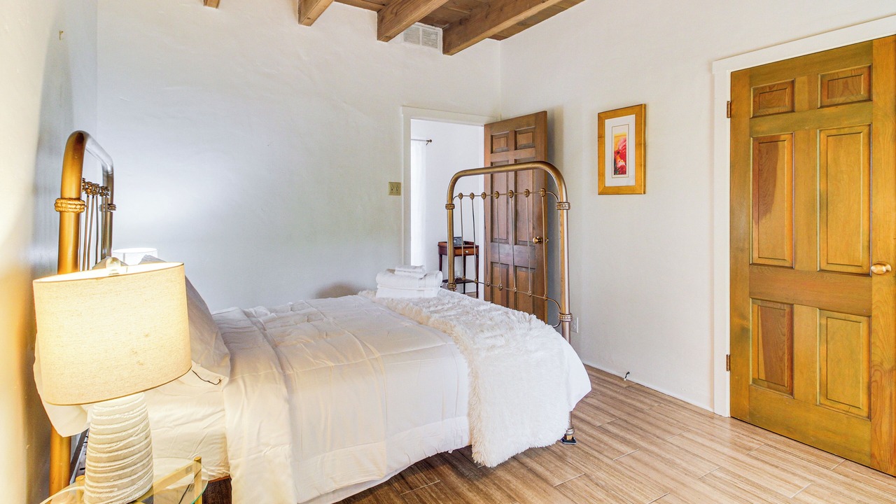 Photo of Bedroom in Near North Valley