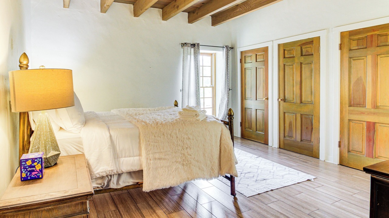 Photo of Bedroom in Near North Valley