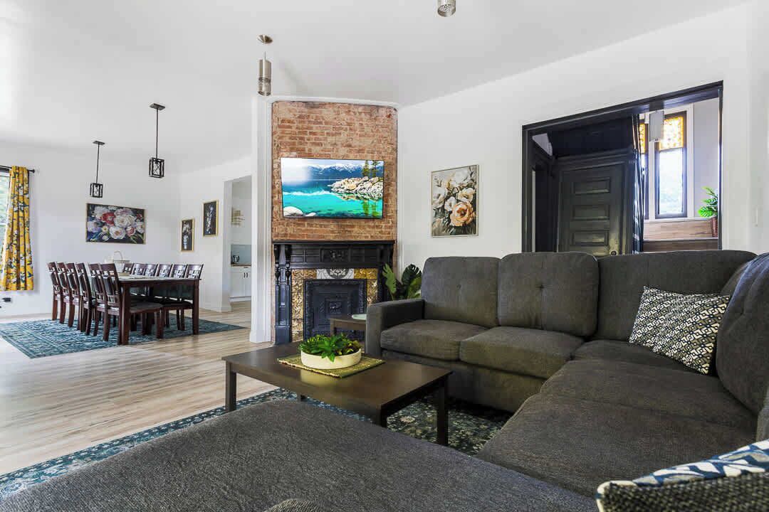 Photo of Livingroom in Niagara Falls